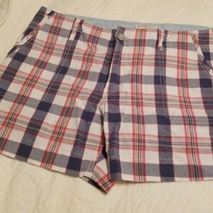 Levi plaid shorts☀️